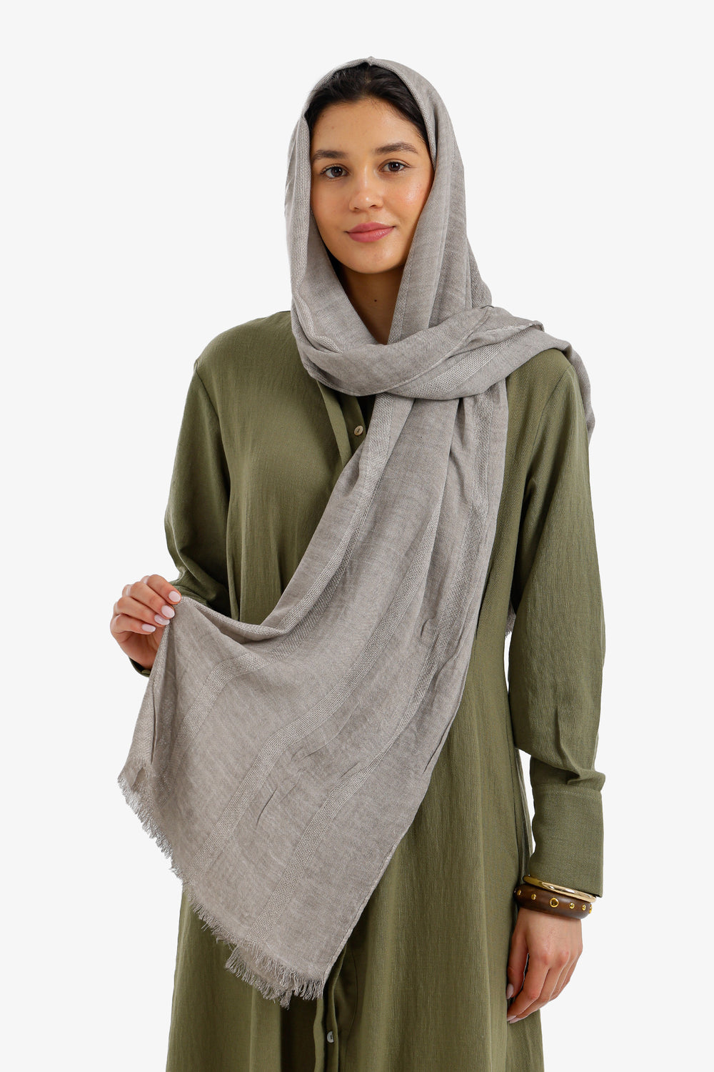 إيشارب بتدرجات لونية متناسقة