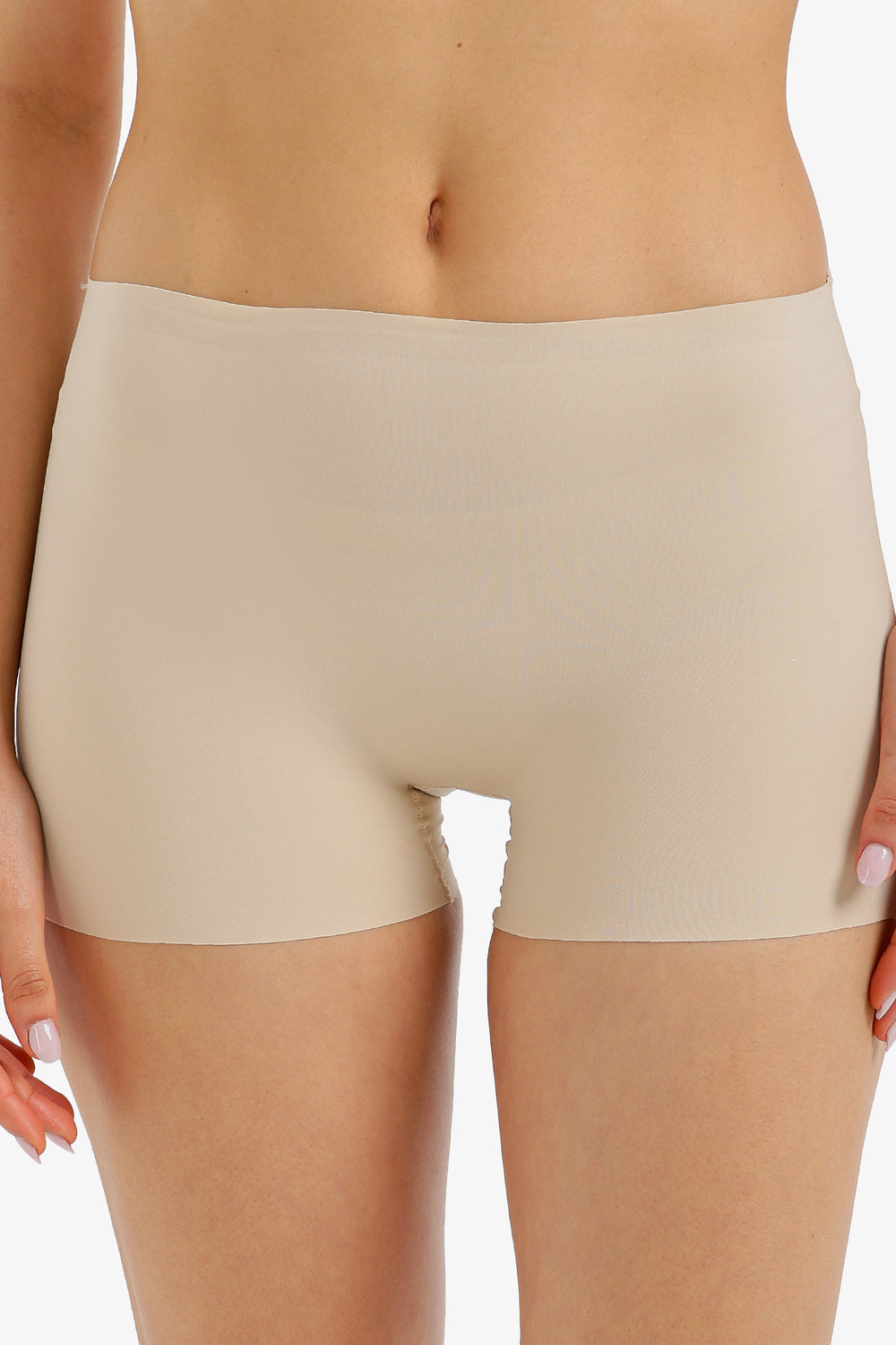 شورت قصير بدون خياطة