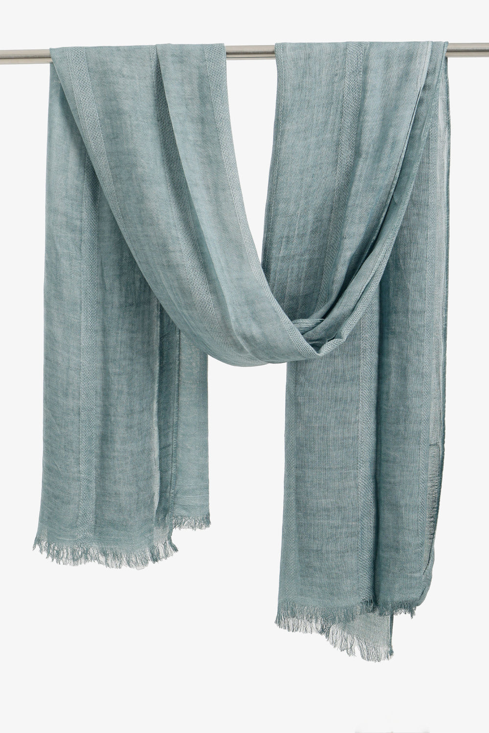 إيشارب بتدرجات لونية متناسقة