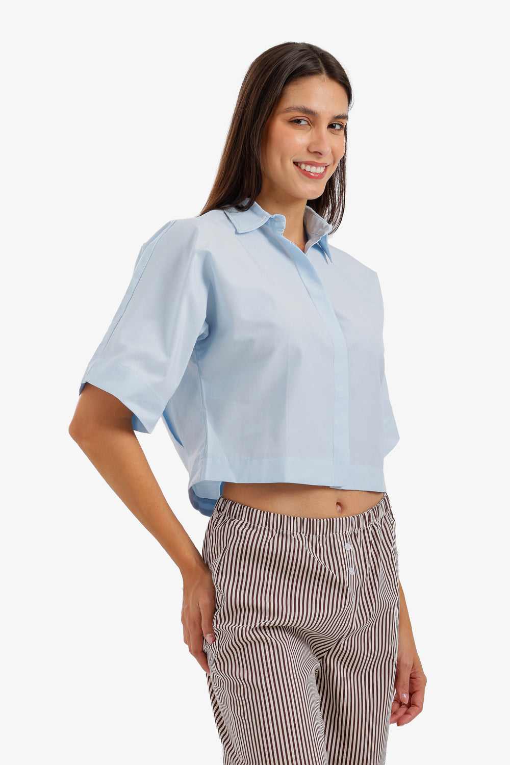 قميص قصير بقصة عادية