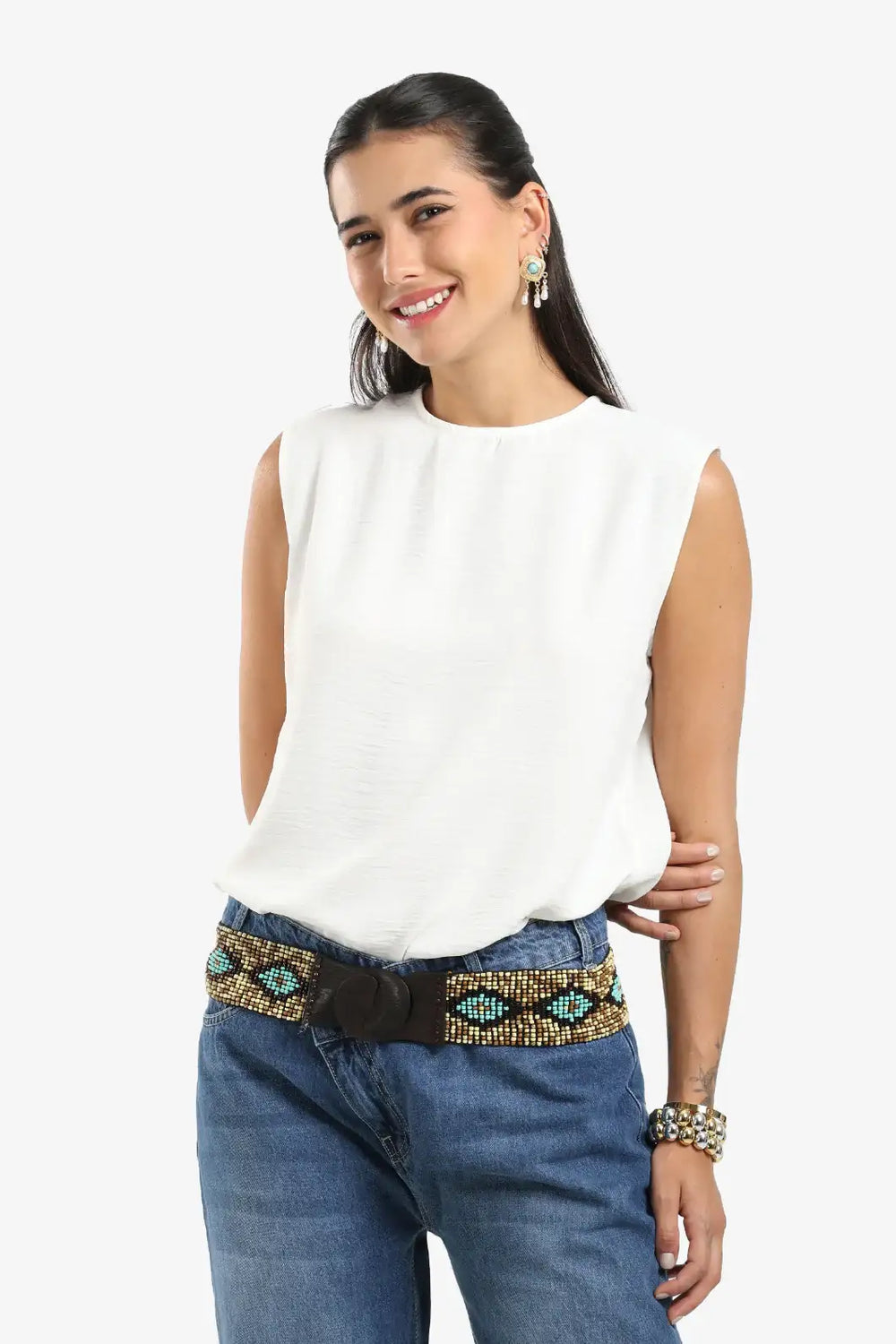 بلوزة عملية بقصة مريحة