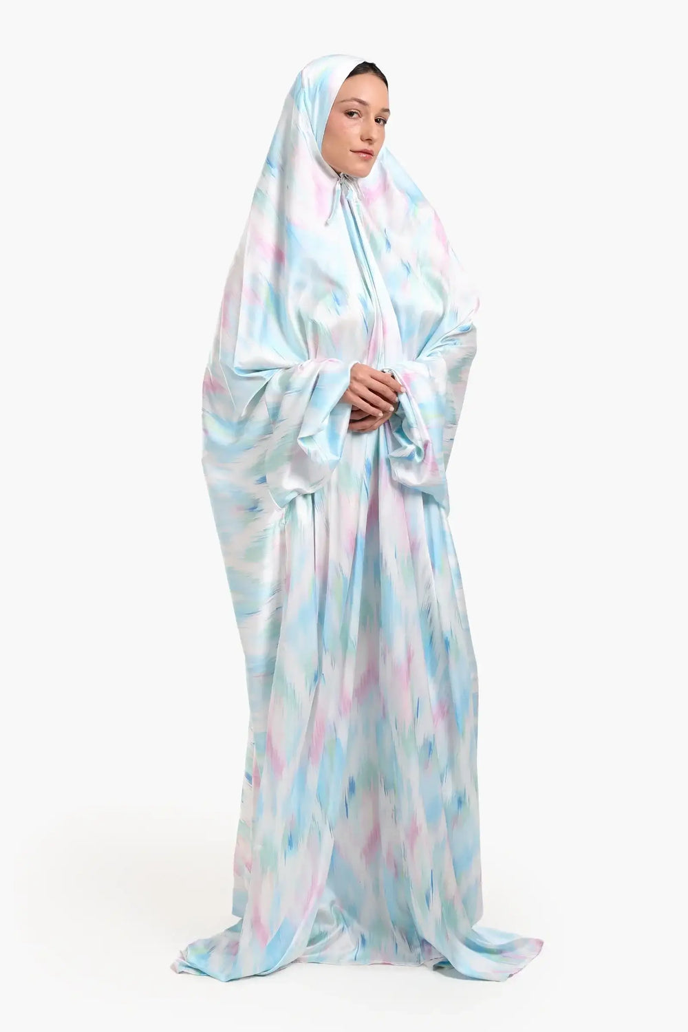 Colored Satin Prayer Isdal