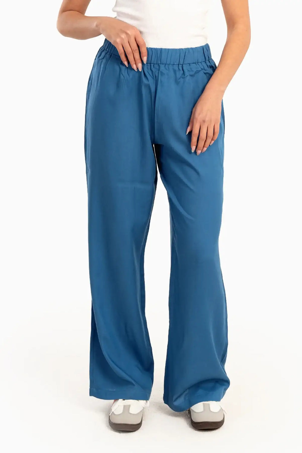 بنطلون مريح بقصة مستقيمة