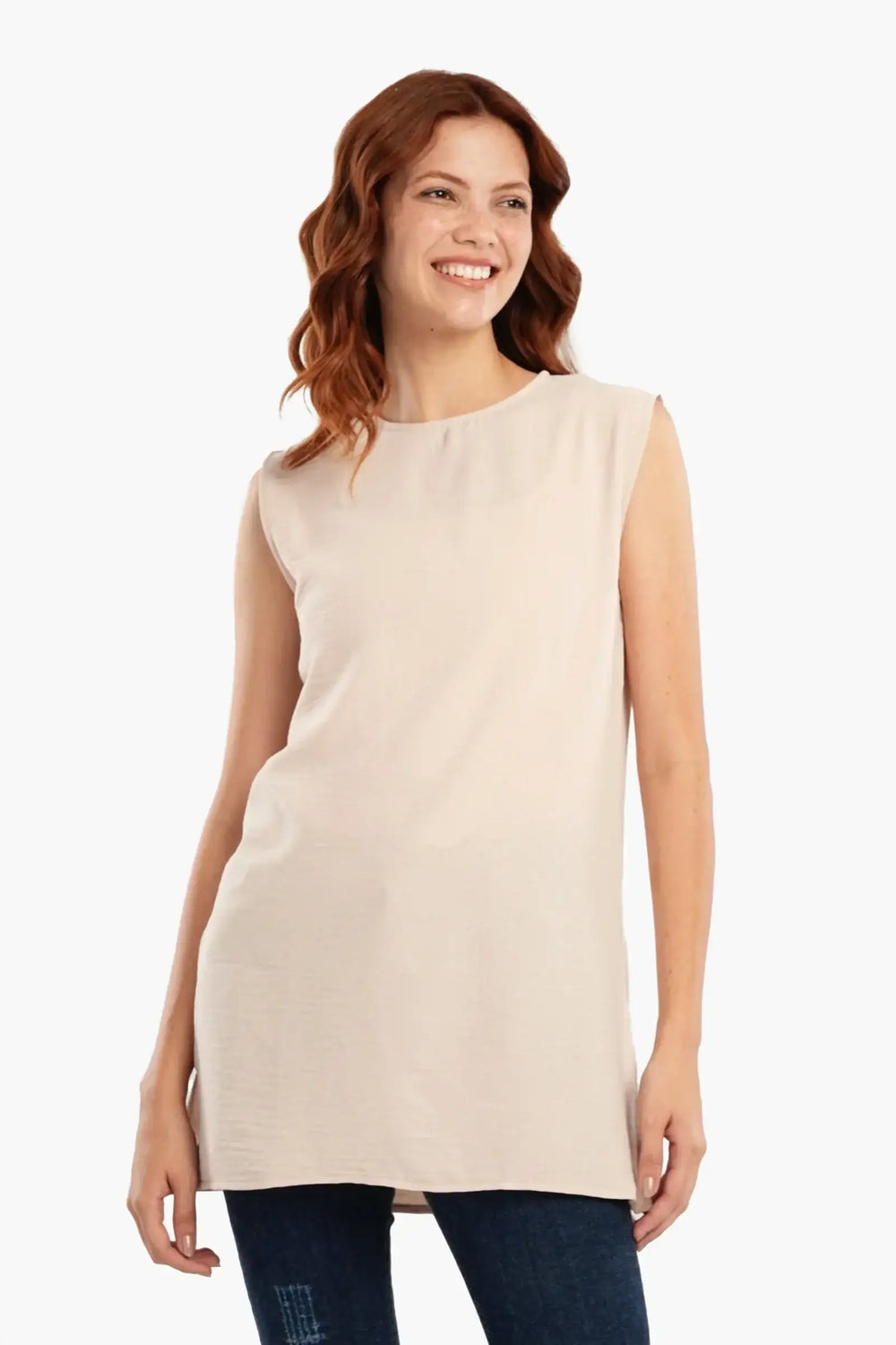 بلوزة كت خفيفة برقبة دائرية