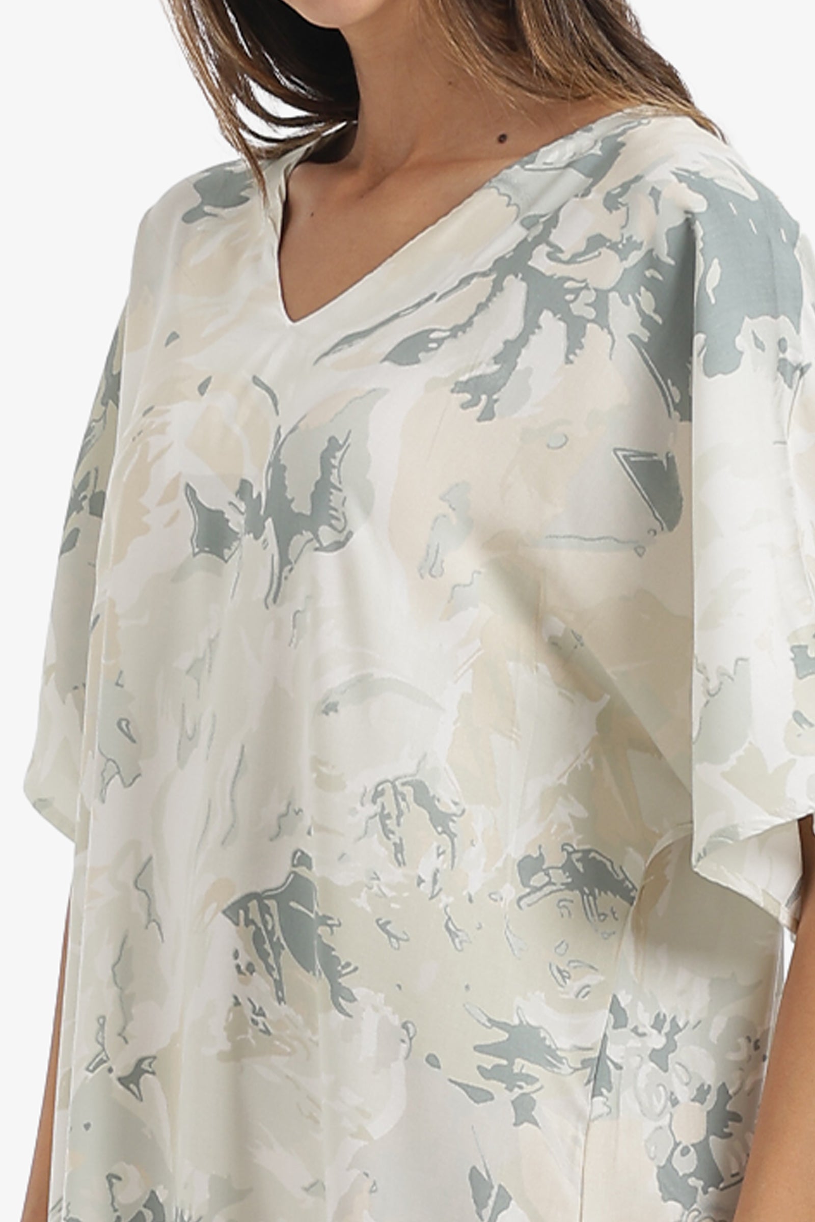 قميص نوم مطبوع بياقة V