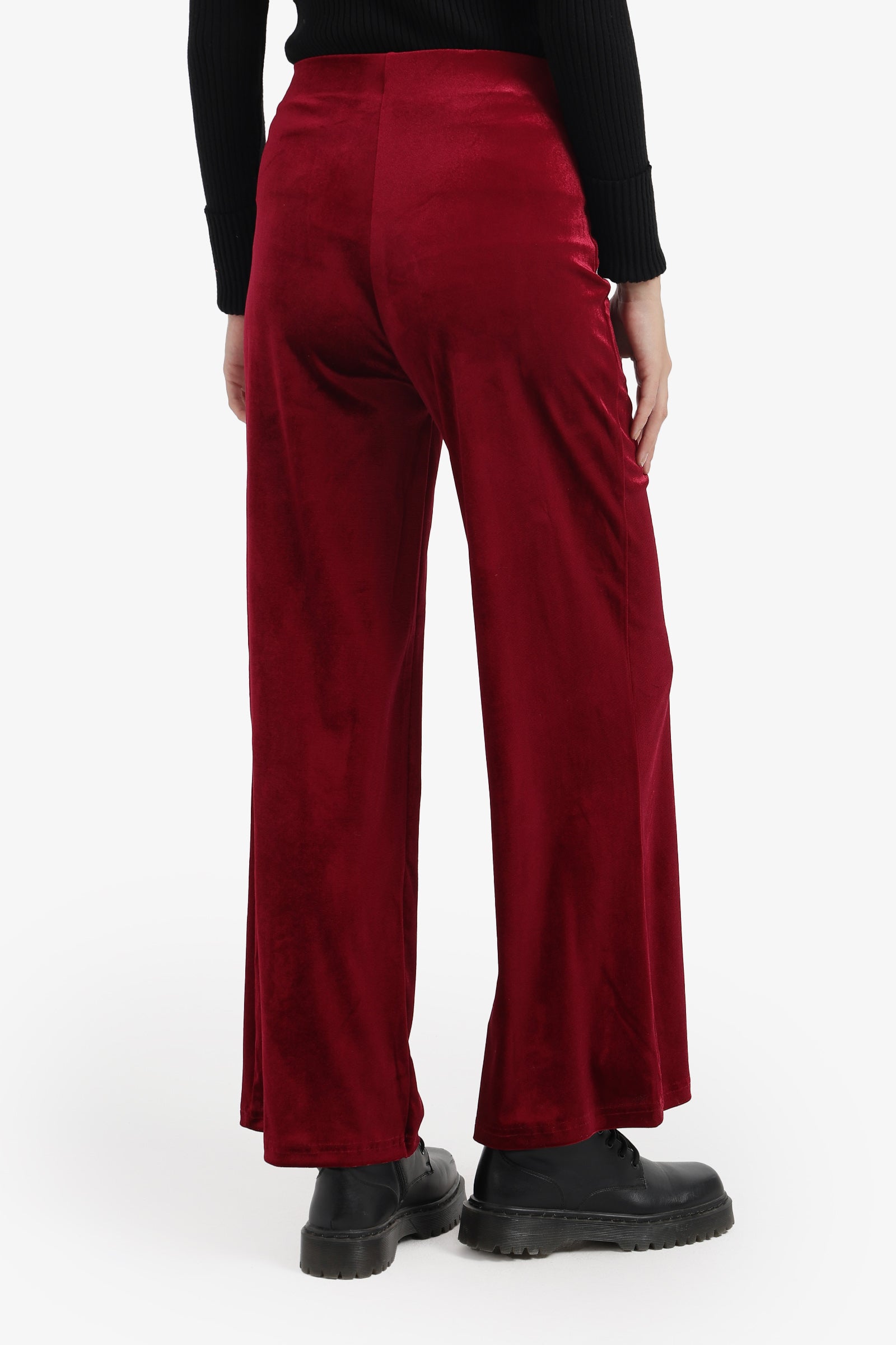 بنطلون قطيفة بأرجل واسعة