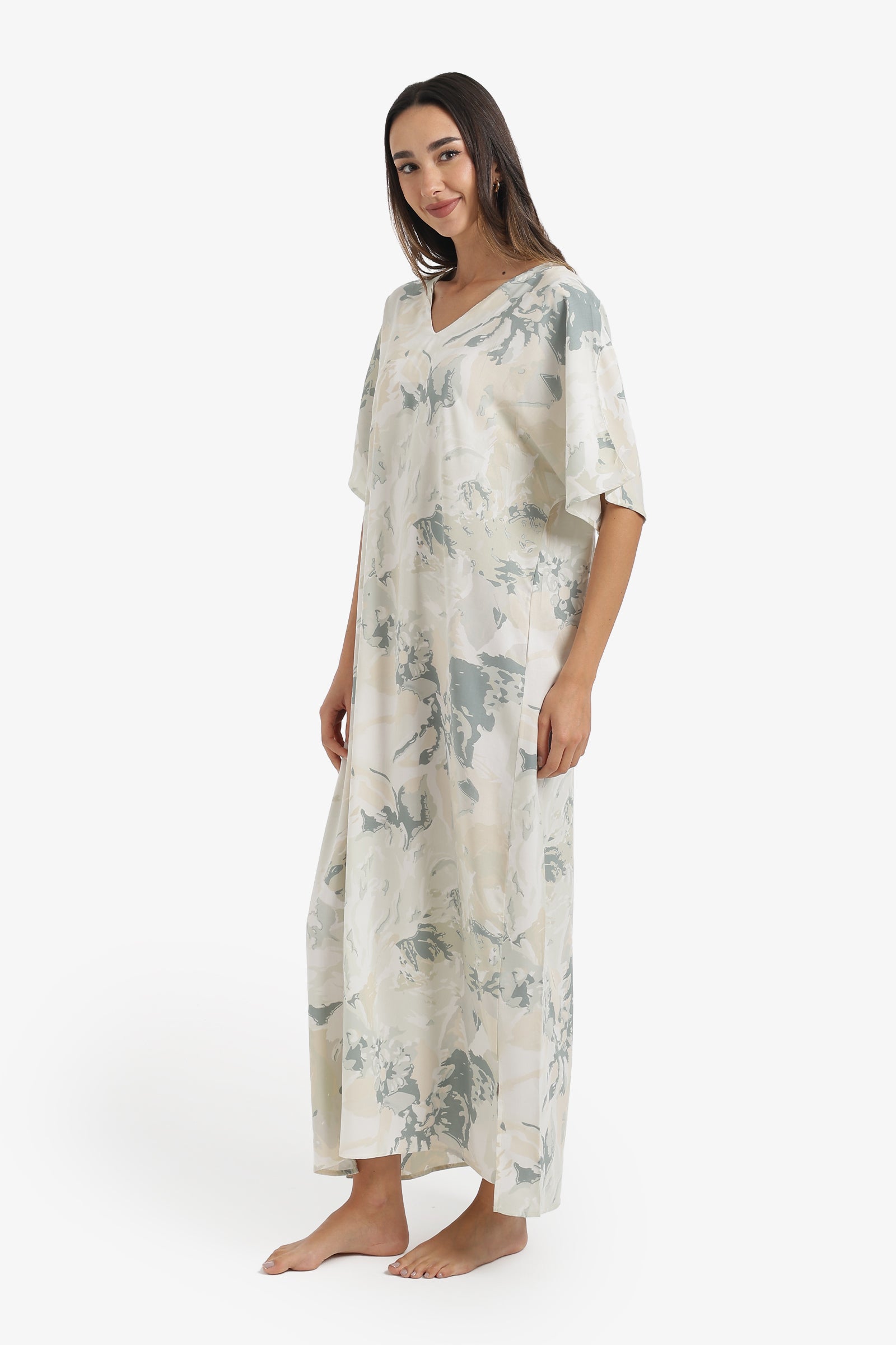 قميص نوم مطبوع بياقة V