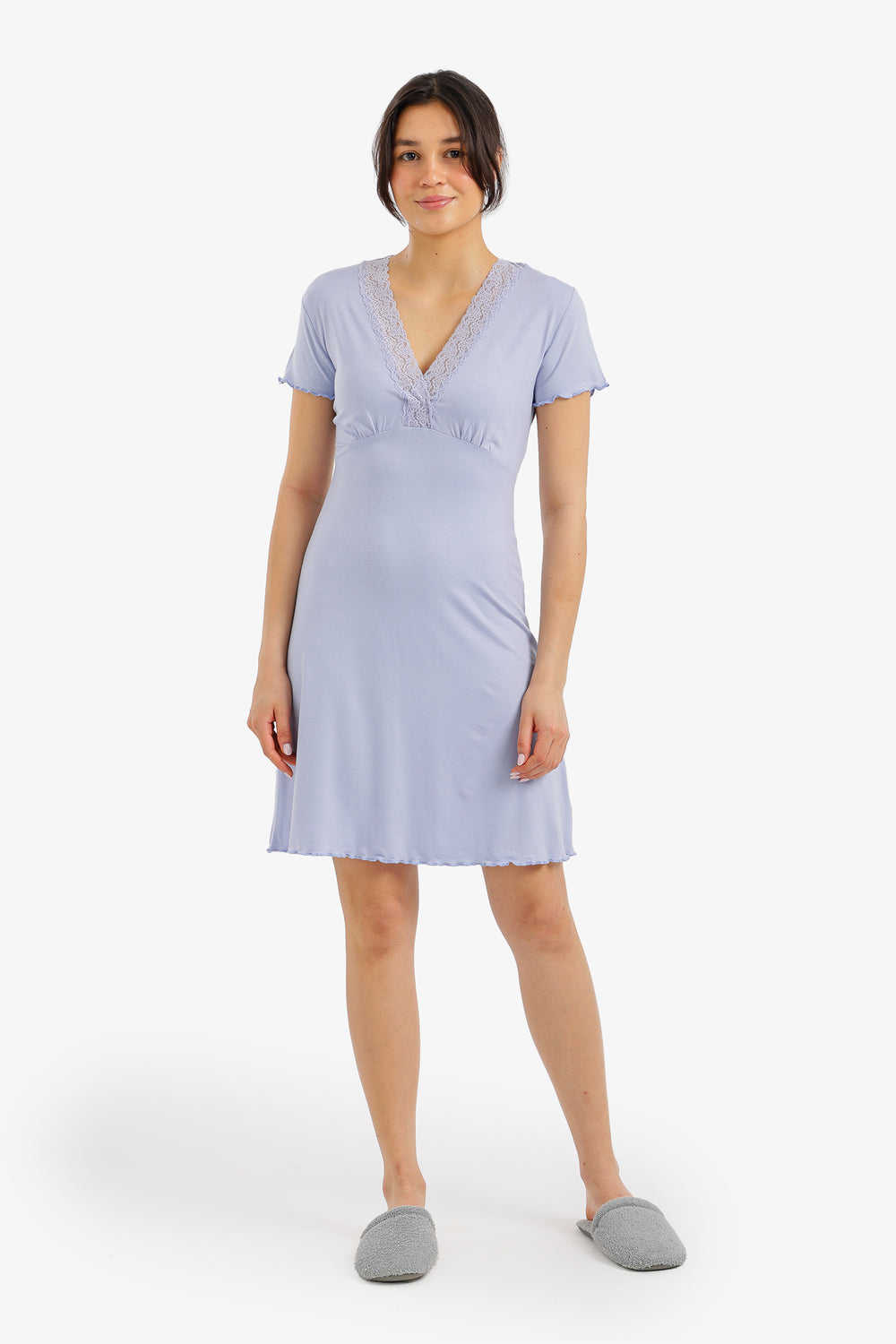 قميص نوم بياقة دانتيل V 