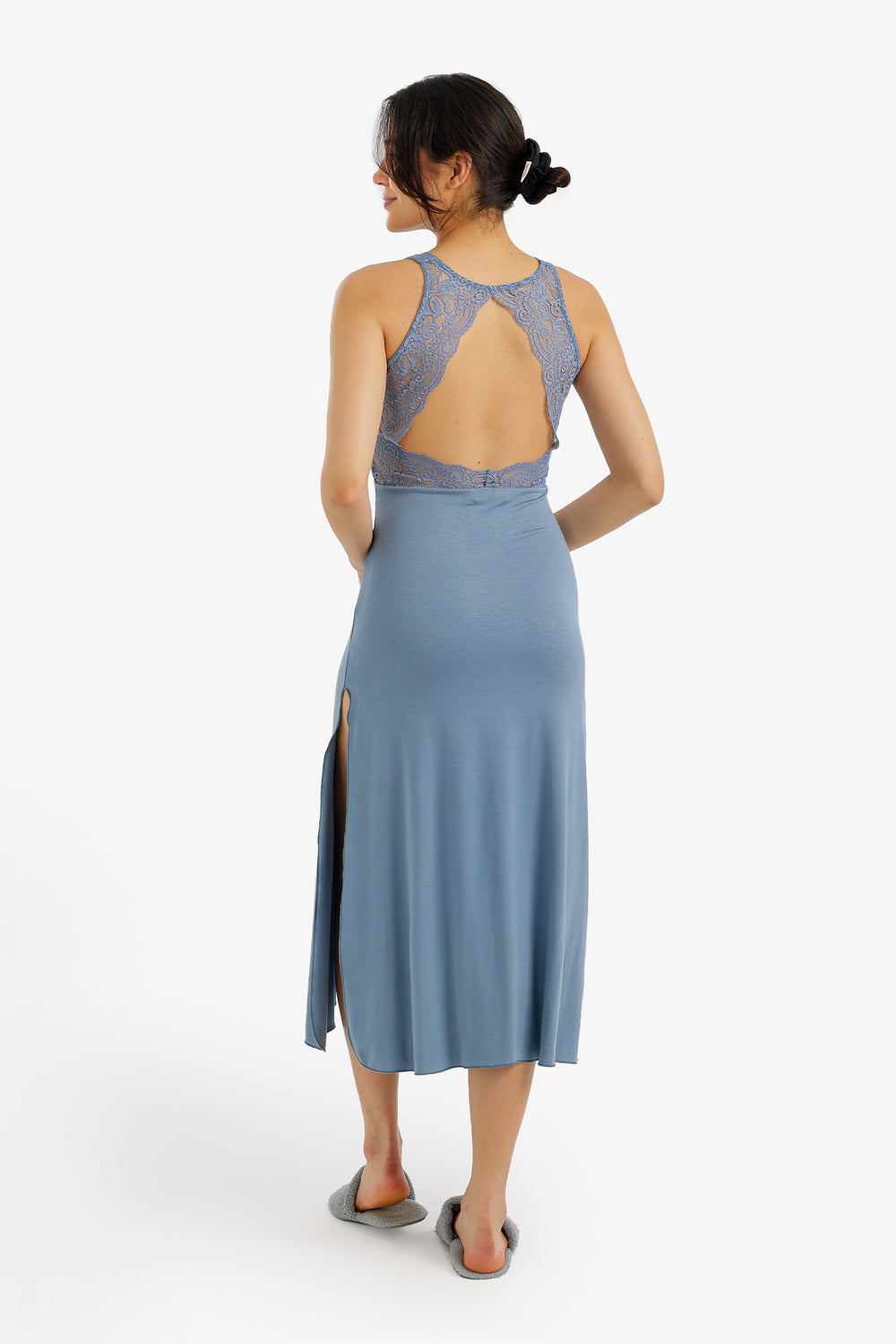 قميص نوم ميدي بفتحة جانبية