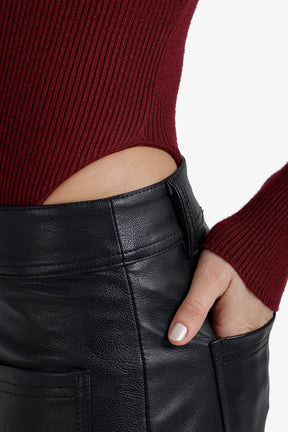 Slim Fit Ribbed Pullover