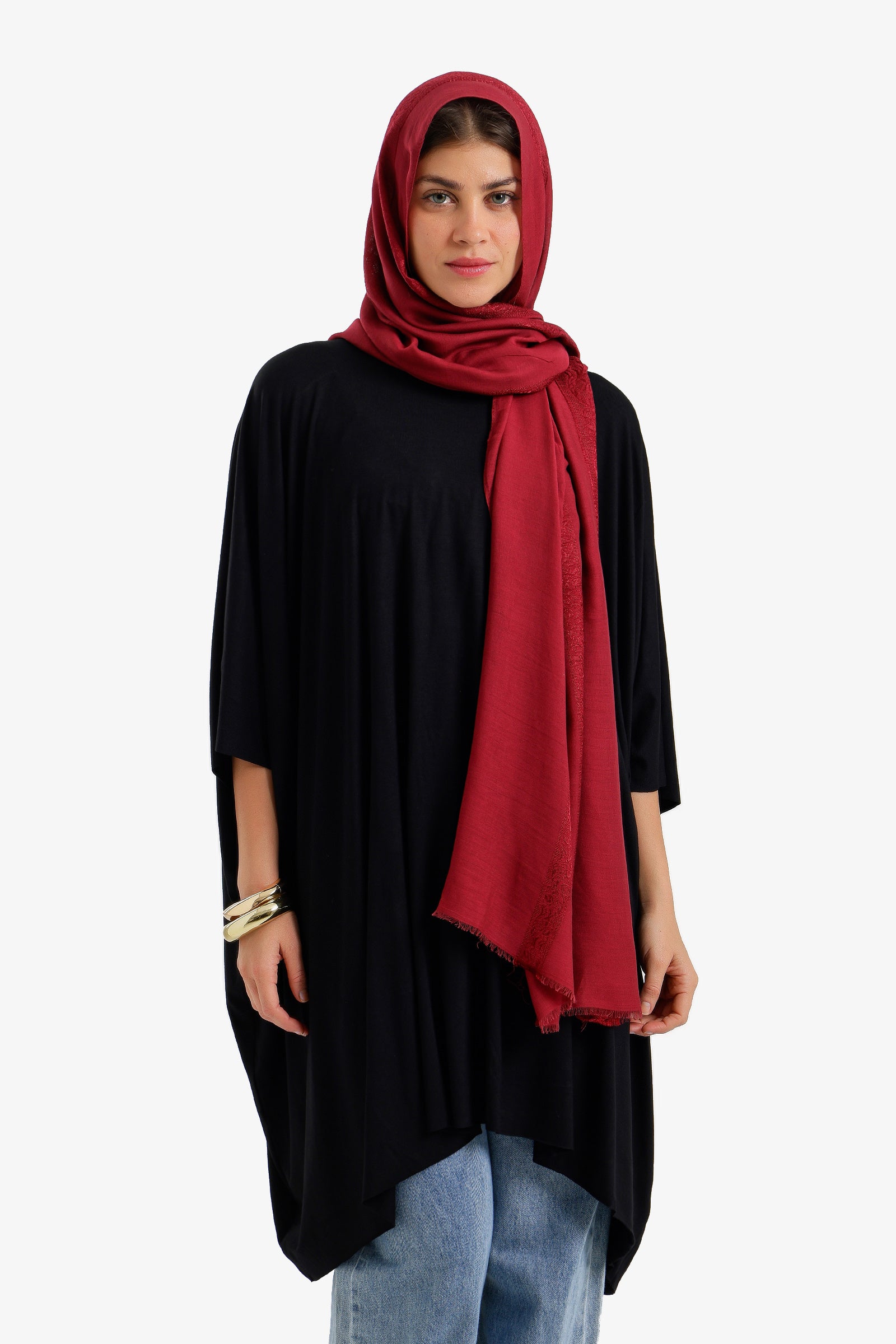 إيشارب بتصميم داماسك ناعم
