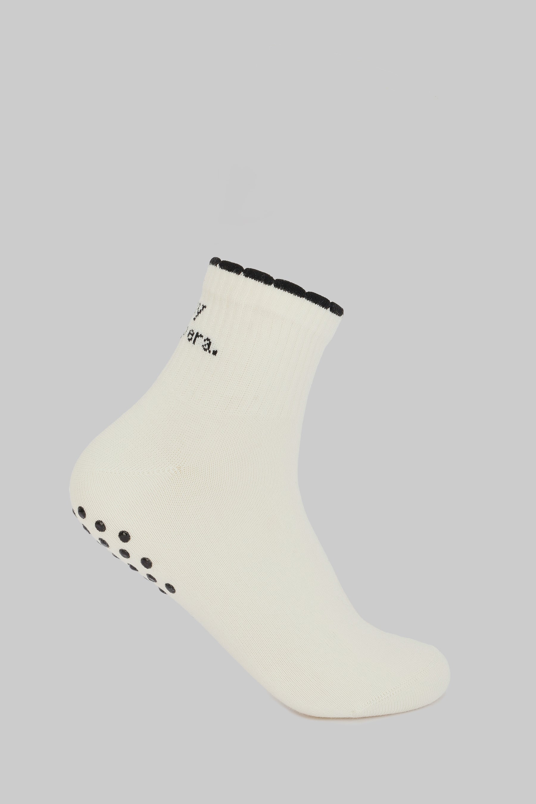 Scalloped Grip Yoga Socks