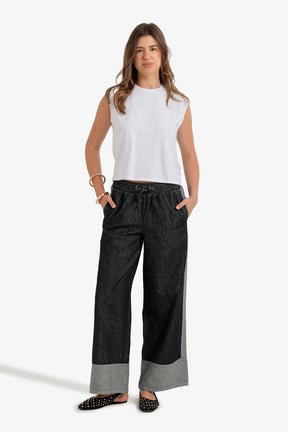 Sleeveless Cropped T-Shirt