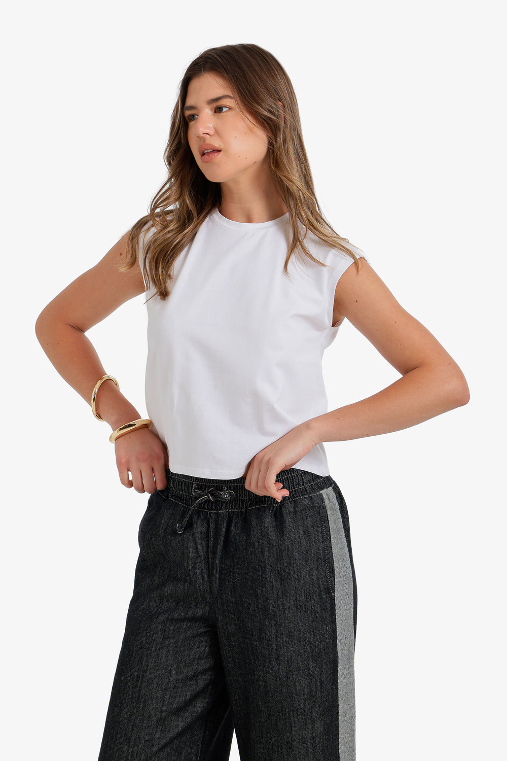 Sleeveless Cropped T-Shirt