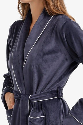 Contrast Pipe Robe