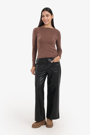 Slim Boat Neck Top