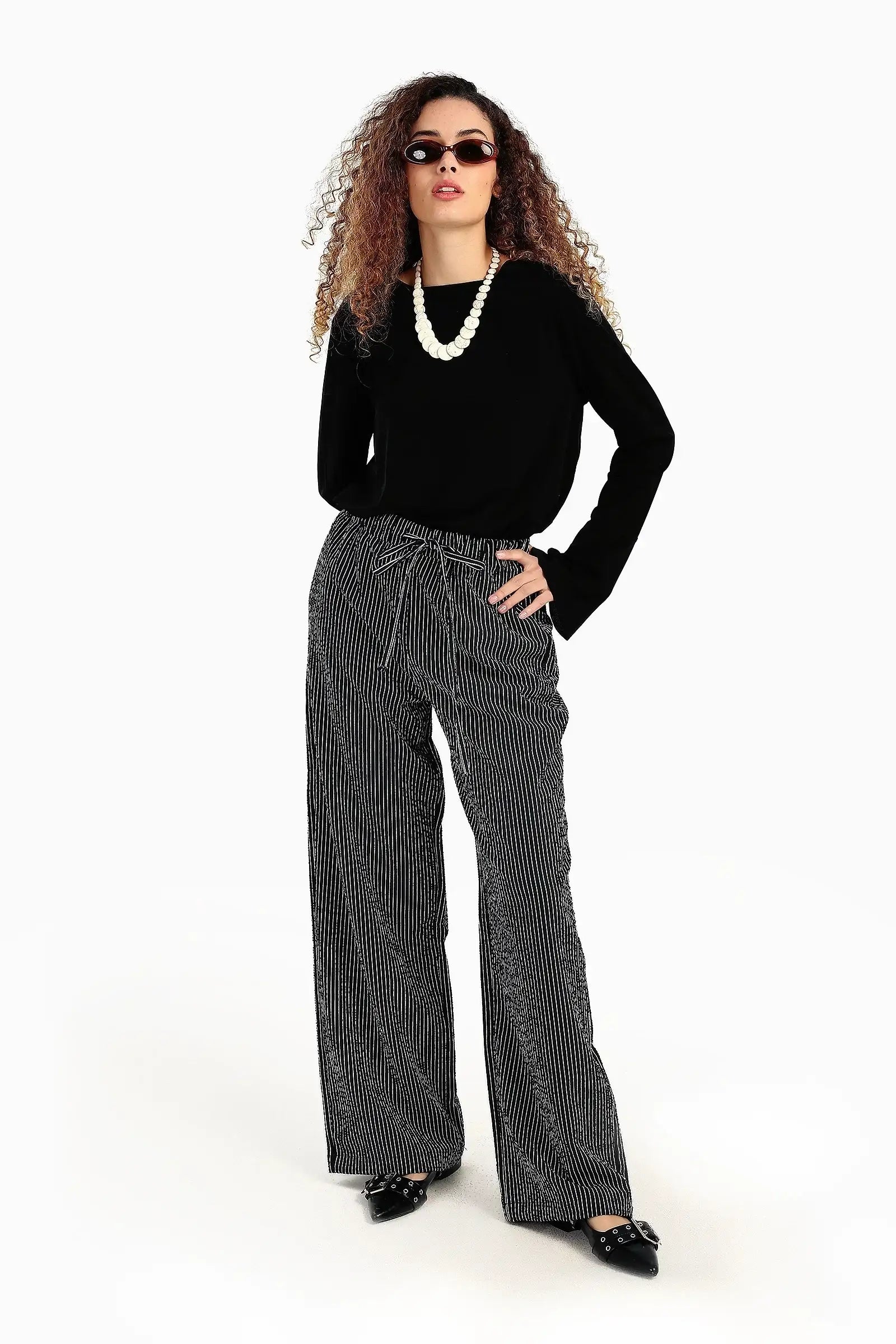 بلوزة بأساور واسعة أسود