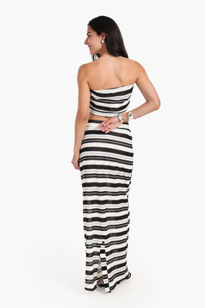 طقم تريكو مخطط للشاطئ