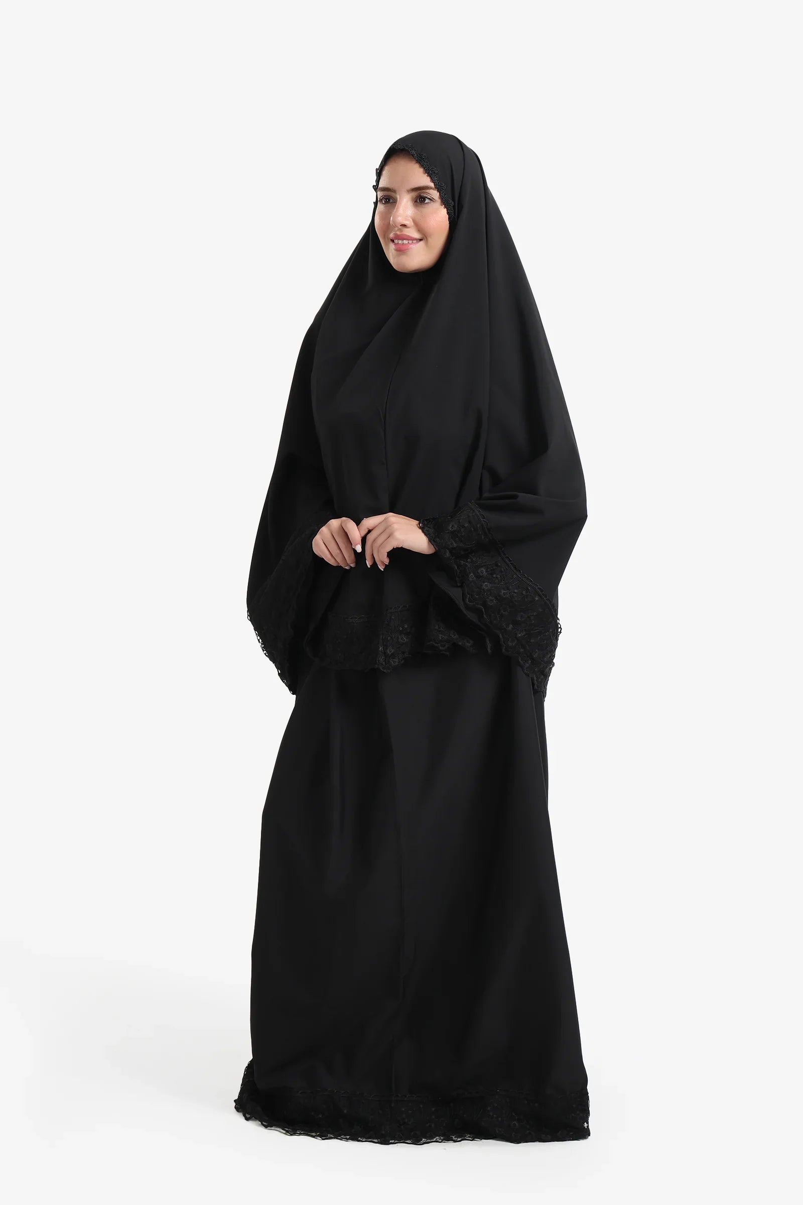 طقم صلاة بتفاصيل دانتيل