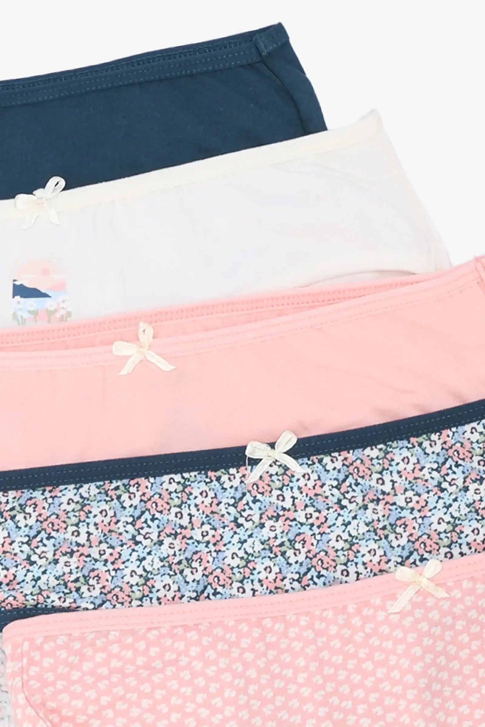 مجموعة من 5 بانتي بيكيني ملون