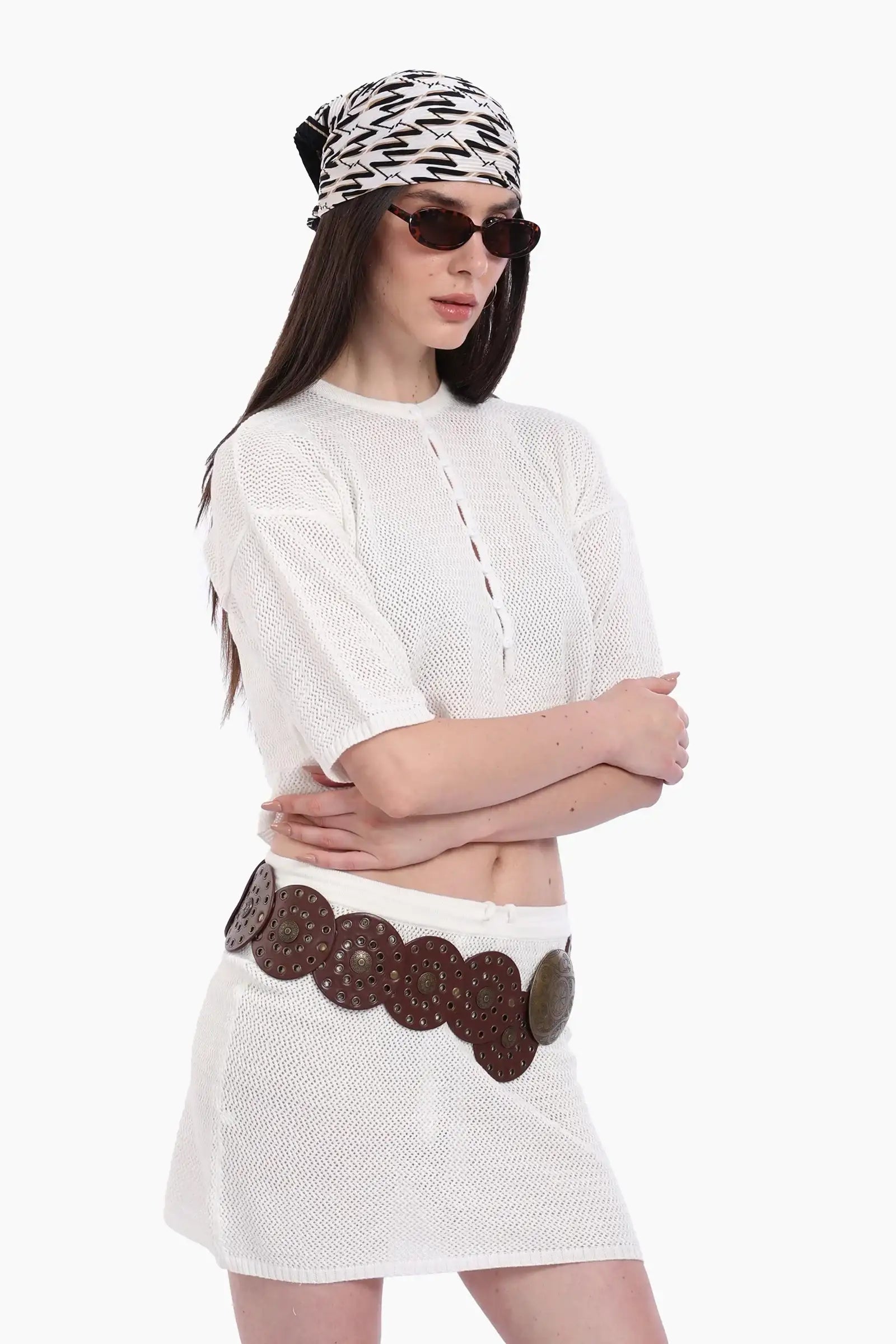 طقم تريكو من بلوزة قصيرة وجيب