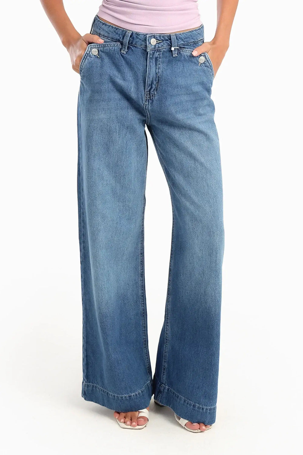 Jeans With Button Closure Pockets
