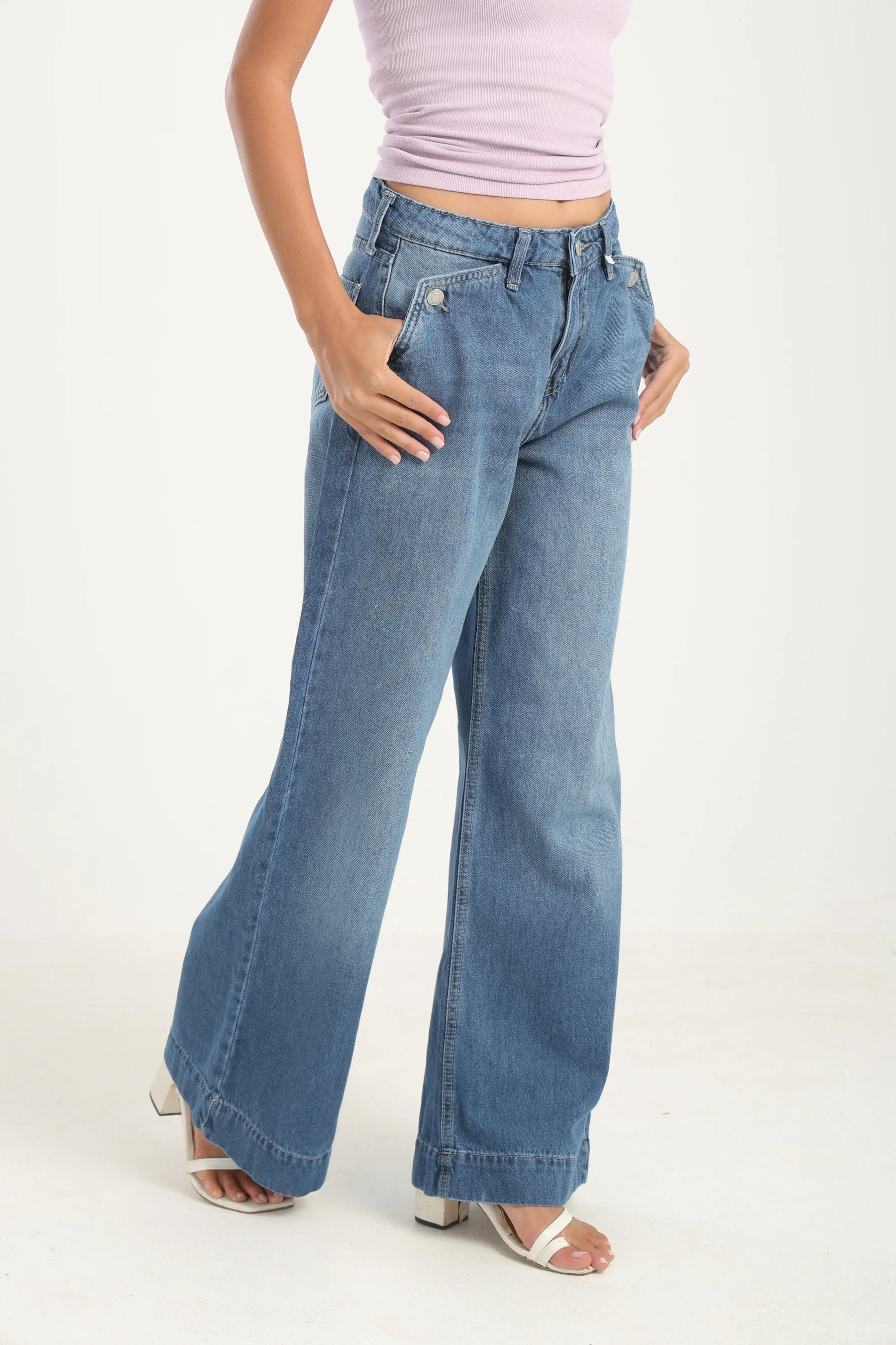 Jeans With Button Closure Pockets