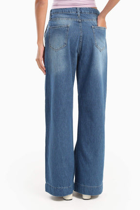 Jeans With Button Closure Pockets
