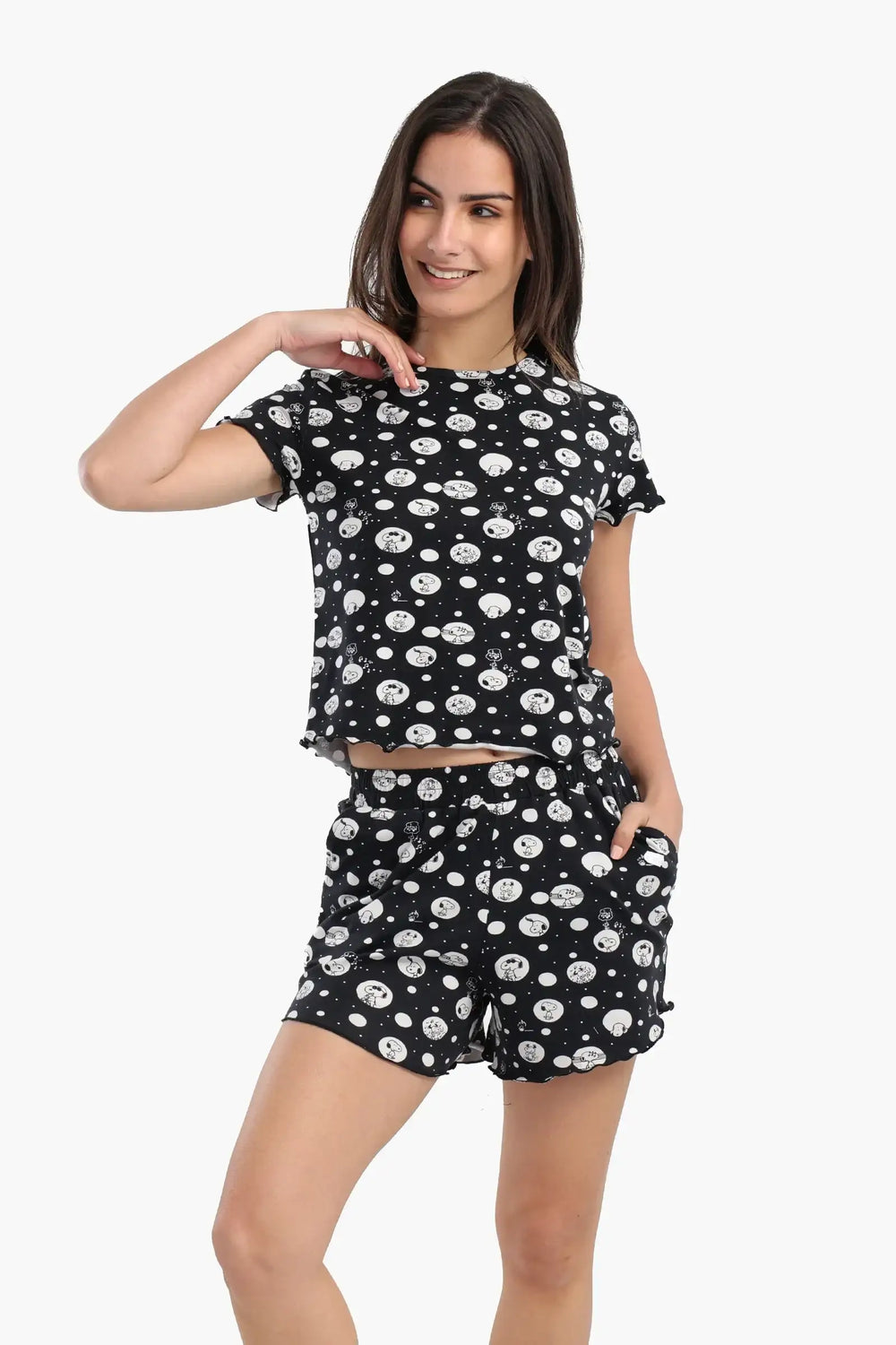 بيجامة شورت بطبعة سنوبي