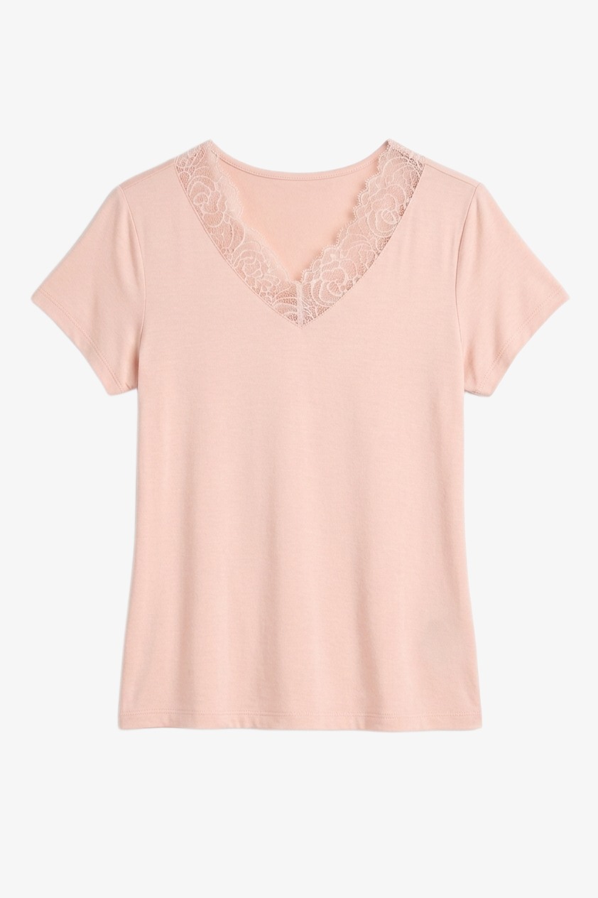 طقم بيجامة بتفاصيل دانتيل