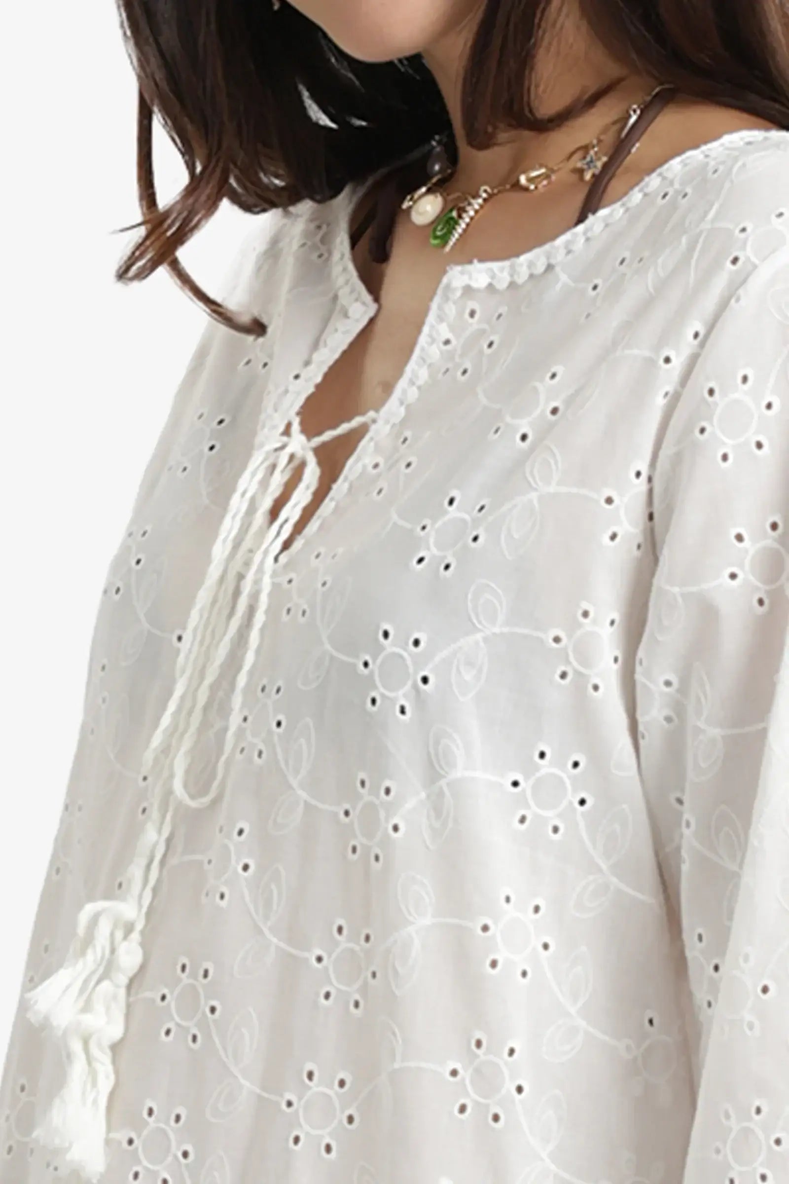 فستان مطرز بفتحات للشاطئ 