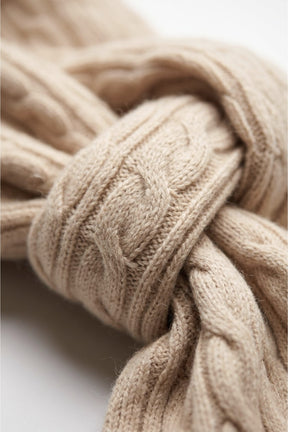Vertical Cable-Knit Scarf