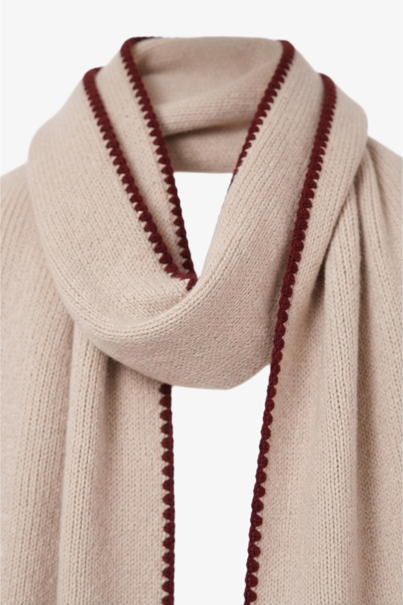 Contrast Trim Knit Scarf
