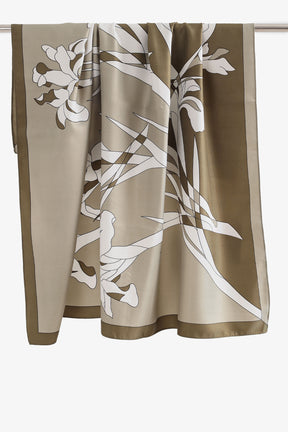 Graphic Floral Print Scarf