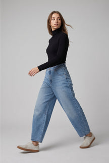 Barrel-Leg Denim Pants