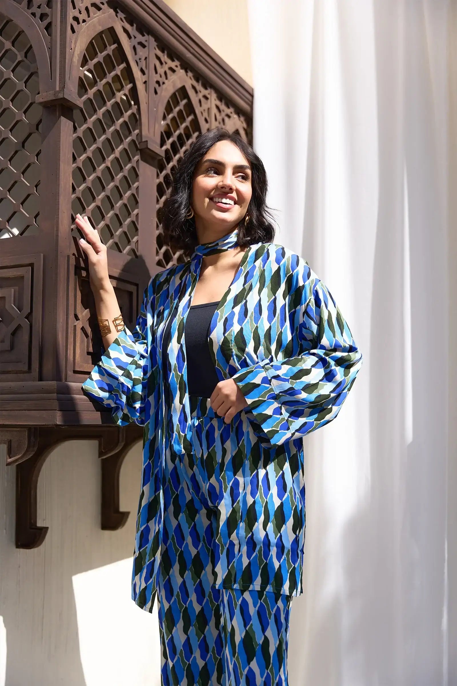 كيمونو واسع منقوش ملون