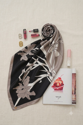 Graphic Floral Print Scarf