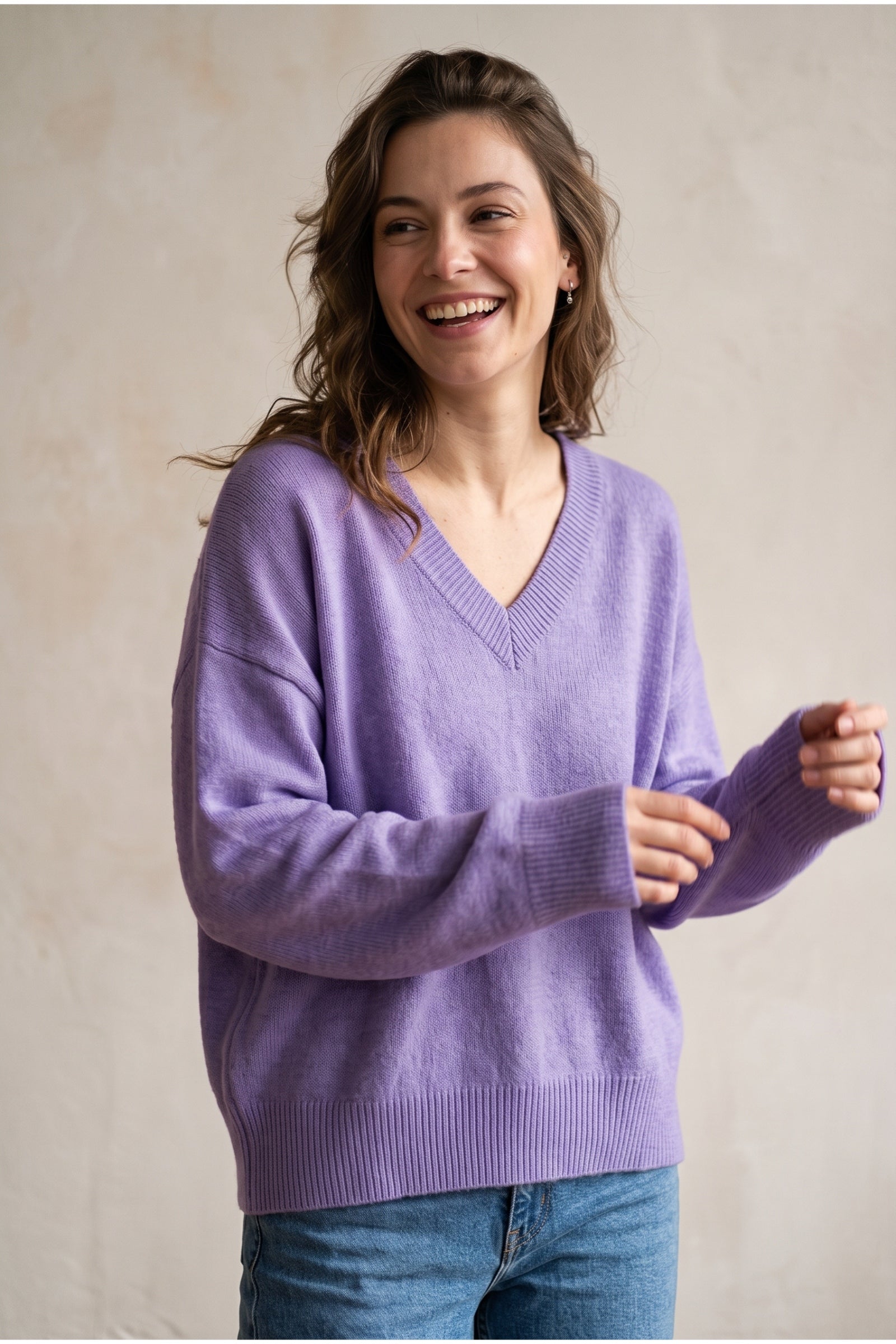 Relaxed V-Neck Pullover